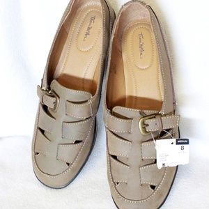 Thom McAn Women's Lite Brown Slip On Shoes size 8